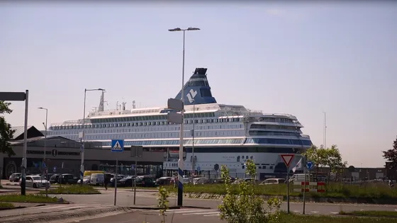 COA kondigt tijdelijke verplaatsing van opvangschip Silja Europa aan
