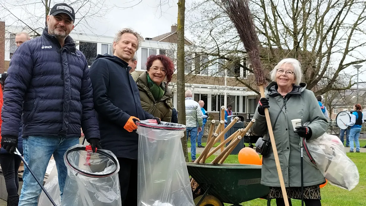 Geslaagde wijk opruimactie: meer dan 70 bewoners deden mee