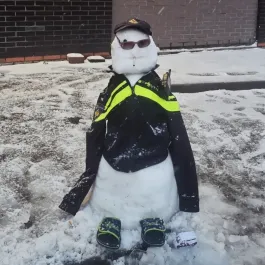 1767698544_Wijkagent_van_sneeuw.jpeg