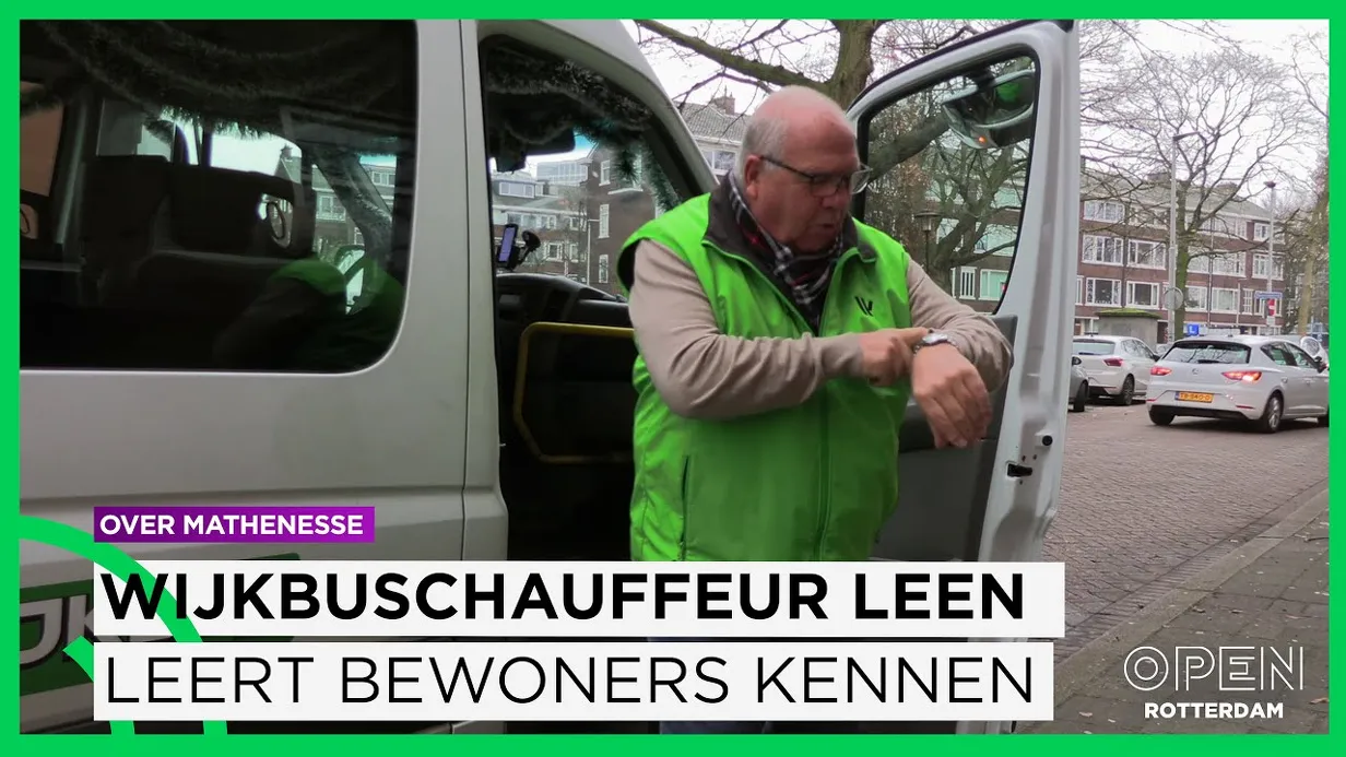 Chauffeur Leen laat 55-plussers in Mathenesse kennis maken met de wijkbus