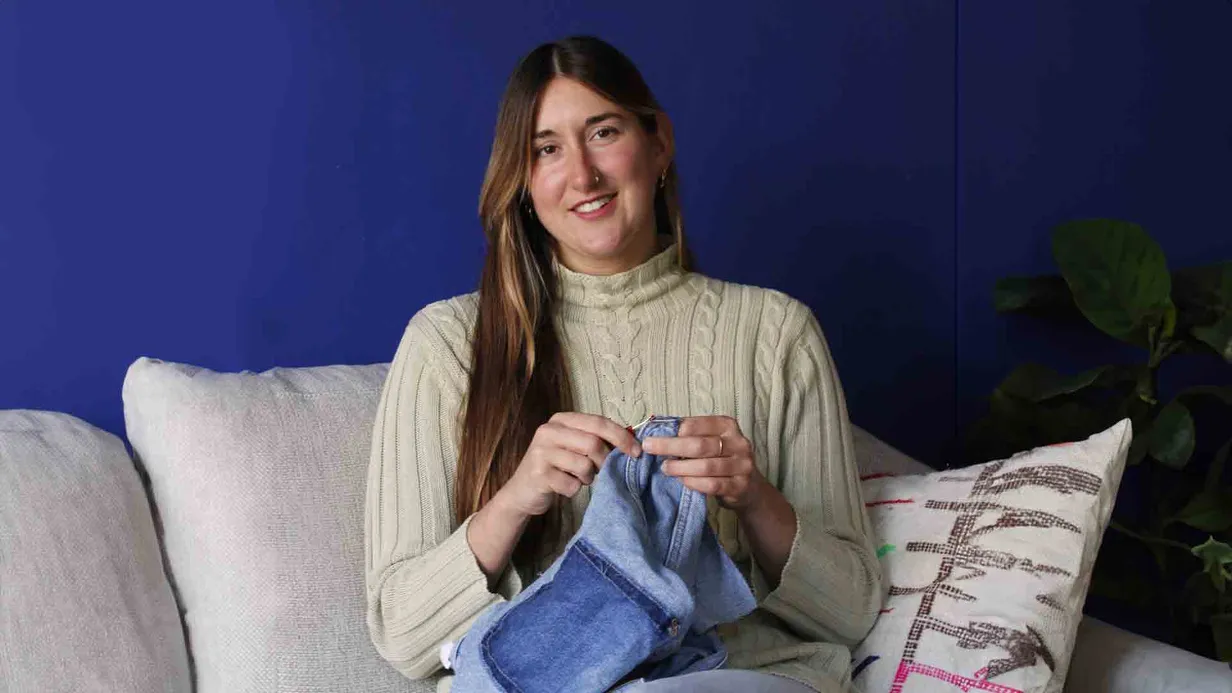 De ruwe parel: een naaicursus tegen kledingverspilling