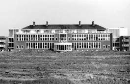1729591519_Voormalig_hoofdgebouw_CDI_-_april_1986.jpg